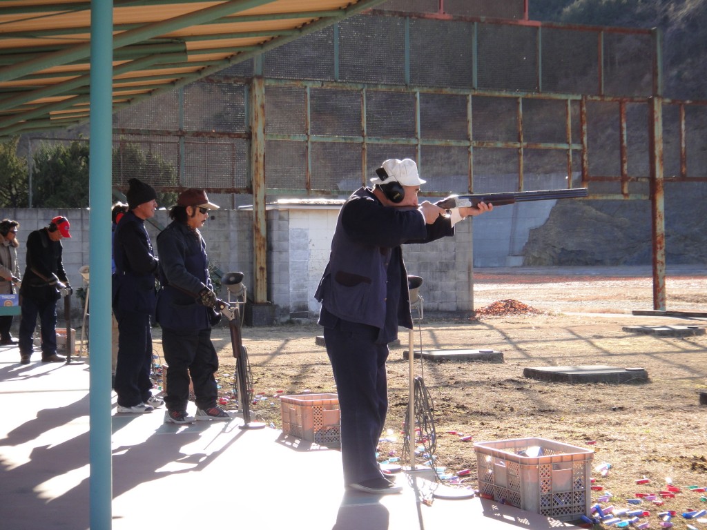 彩槻射連３