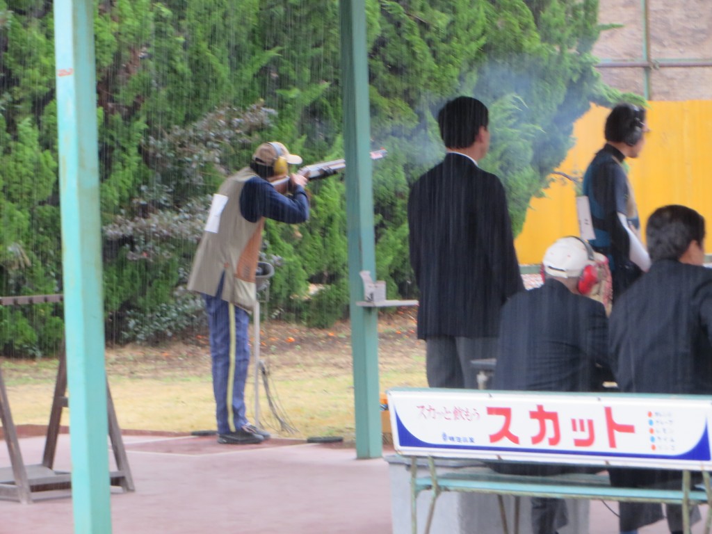 射撃中 (1)